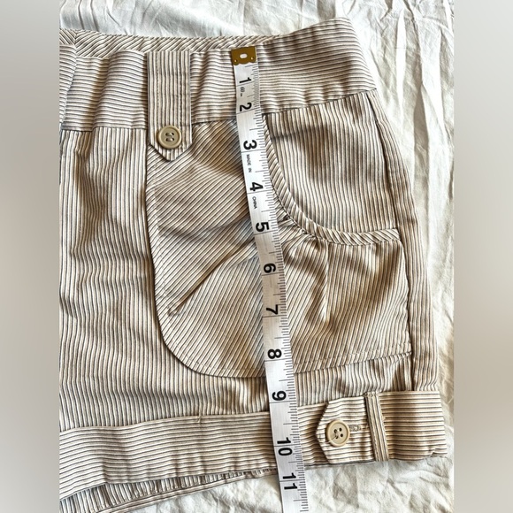 Studio Y Women's Tan Striped Shorts Size 7/8 - Picture 4 of 9